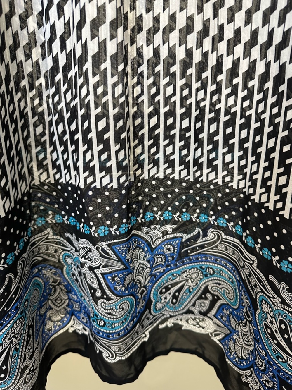 Avenue Tunic Size 22/24 Black White Blue V-Neck Art Deco Pull Over Tunic 3X - Picture 2 of 7